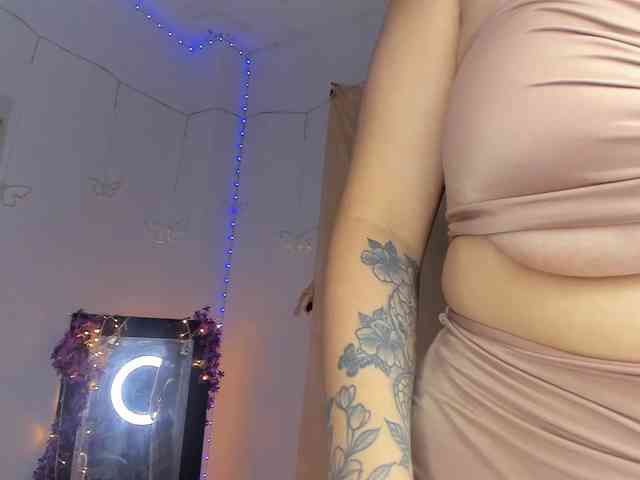 Jazmin-Kitana webcam