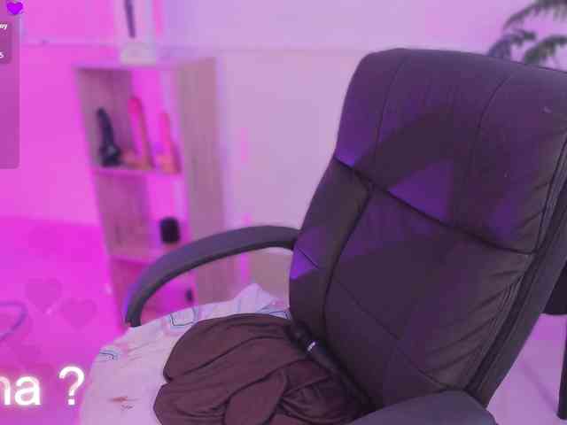 Jazmin-Kitana webcam