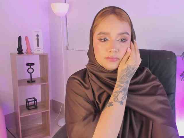 Jazmin-Kitana webcam