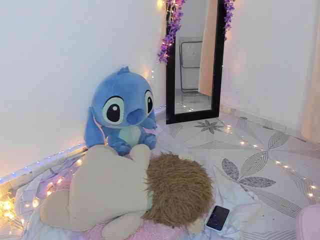 Jazmin-Kitana webcam