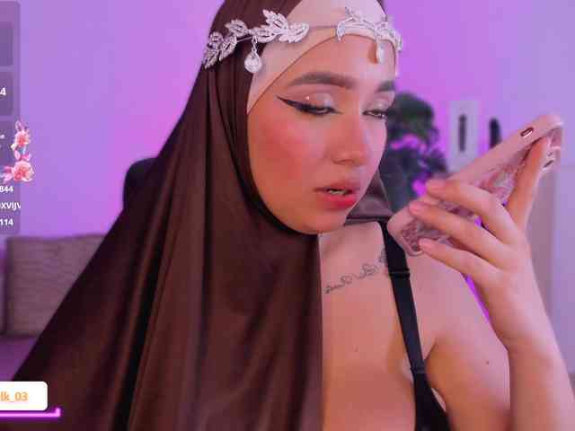 Jazmin-Kitana webcam