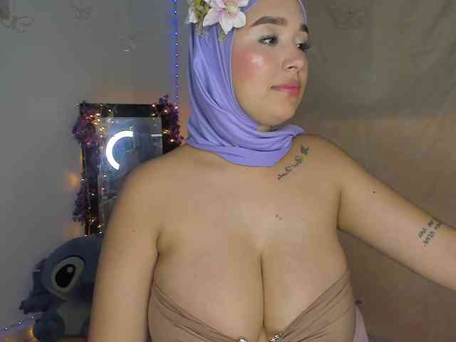 Jazmin-Kitana webcam