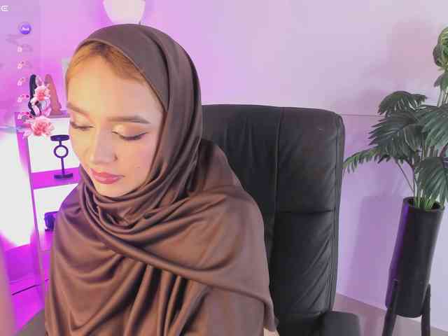 Jazmin-Kitana webcam