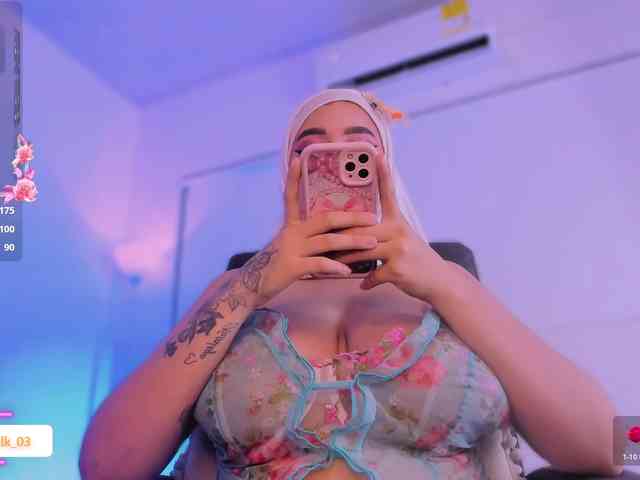 Jazmin-Kitana webcam