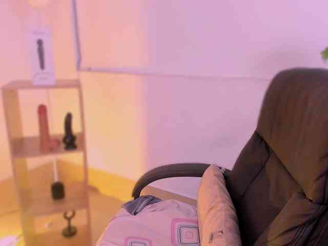 Jazmin-Kitana webcam