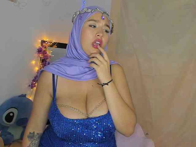 Jazmin-Kitana webcam