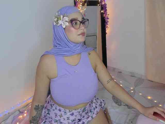 Jazmin-Kitana webcam