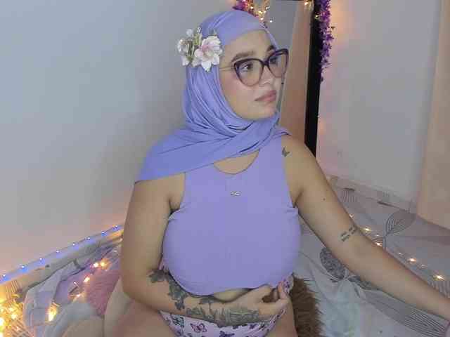 Jazmin-Kitana webcam