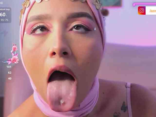 Jazmin-Kitana webcam