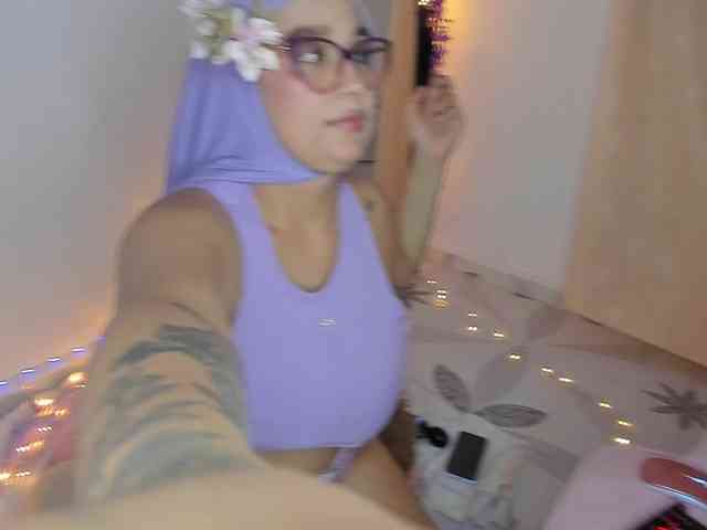 Jazmin-Kitana webcam