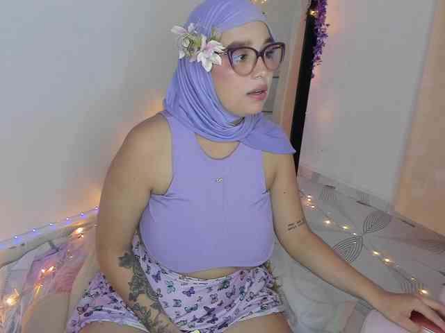 Jazmin-Kitana webcam