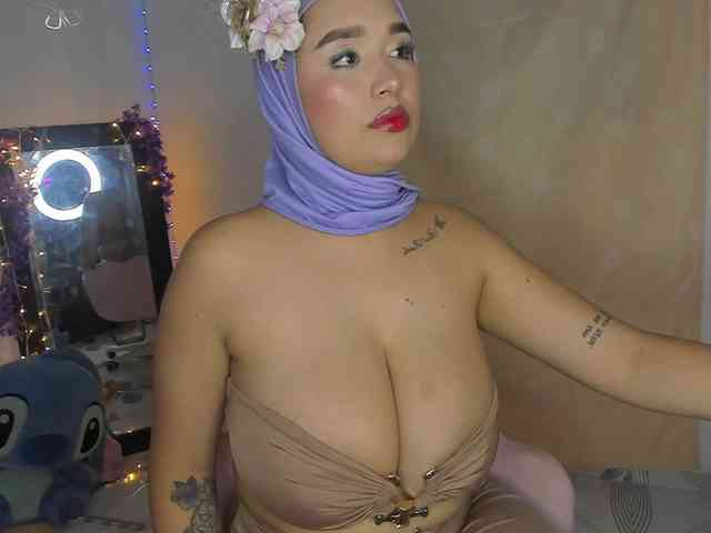 Jazmin-Kitana webcam