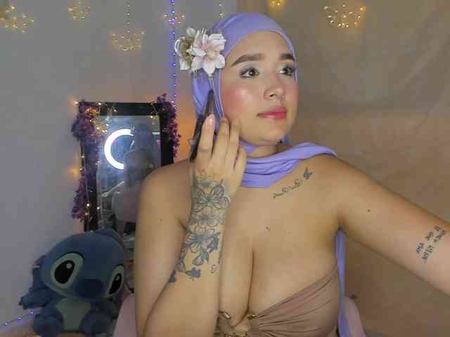 Jazmin-Kitana webcam