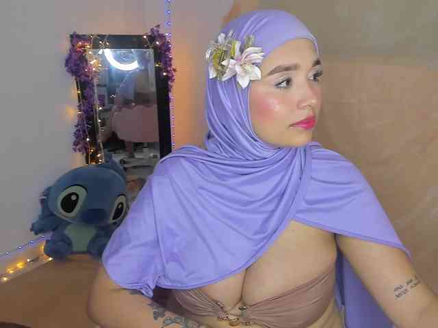 Jazmin-Kitana webcam