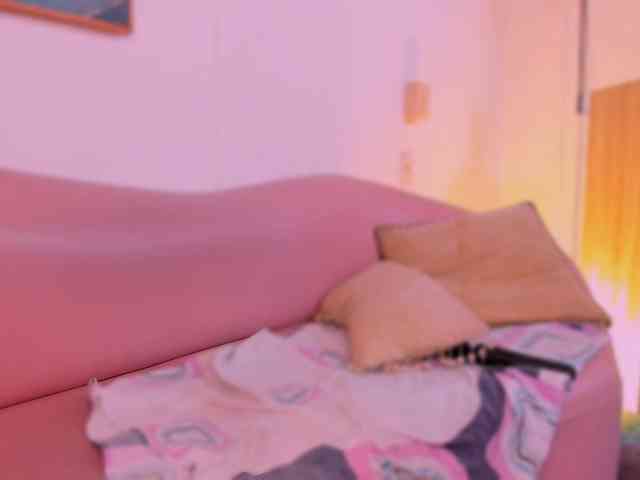 Jazmin-Kitana webcam