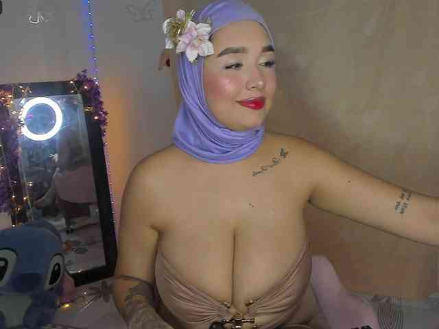 Jazmin-Kitana webcam