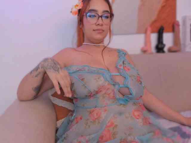 Jazmin-Kitana webcam
