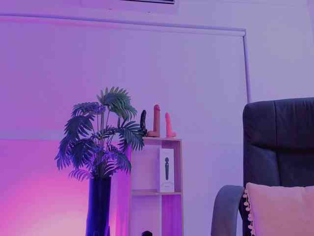 Jazmin-Kitana webcam
