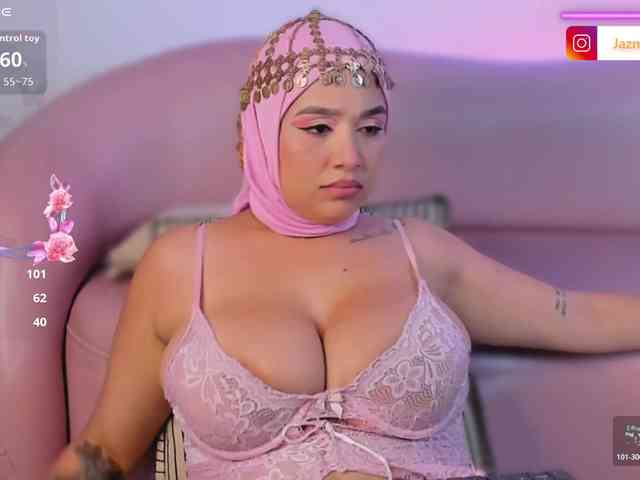 Jazmin-Kitana webcam