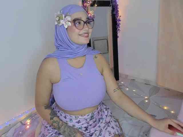 Jazmin-Kitana webcam