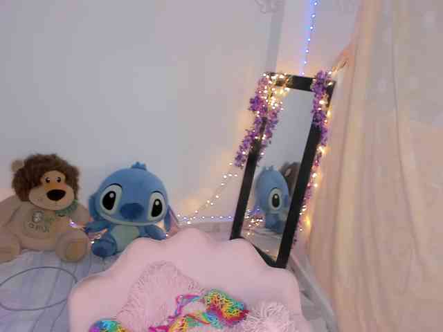 Jazmin-Kitana webcam