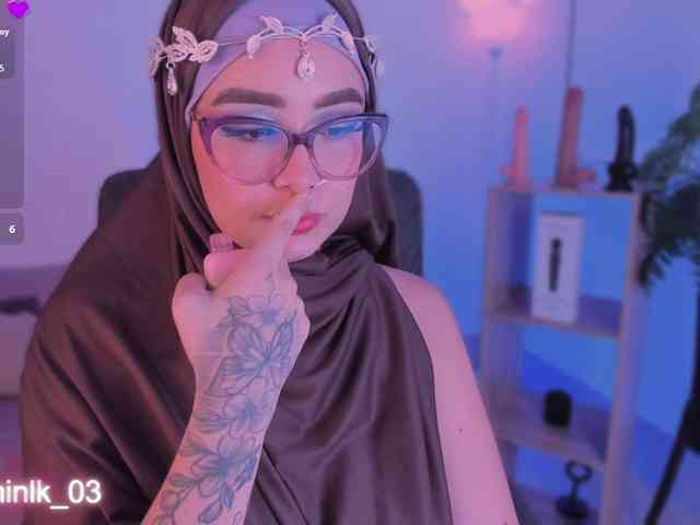 Jazmin-Kitana webcam