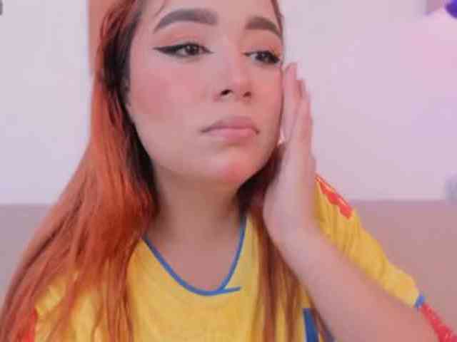 Jazmin-Kitana webcam