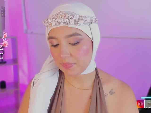 Jazmin-Kitana webcam
