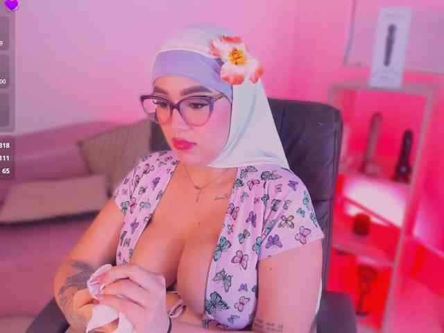 Jazmin-Kitana webcam