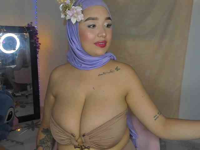 Jazmin-Kitana webcam