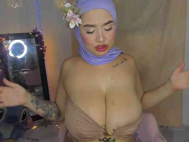 Jazmin-Kitana webcam