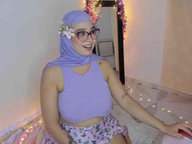 Jazmin-Kitana webcam