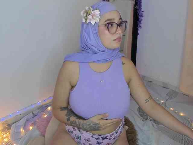 Jazmin-Kitana webcam