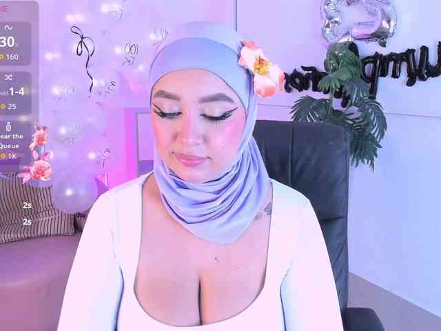 Jazmin-Kitana webcam