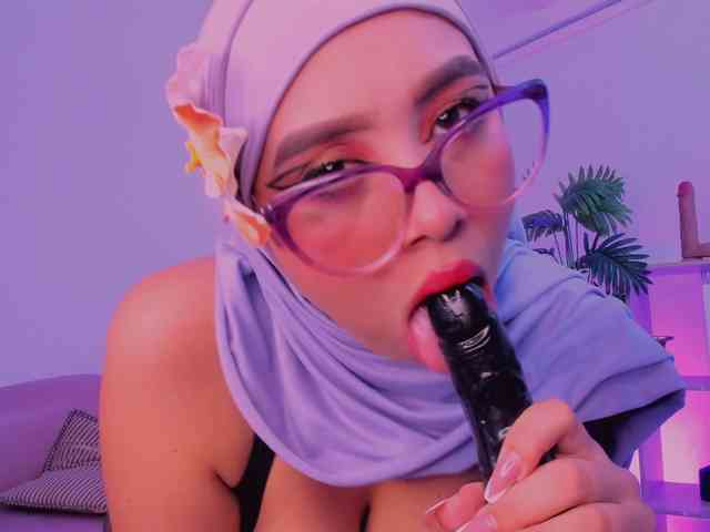 Jazmin-Kitana webcam