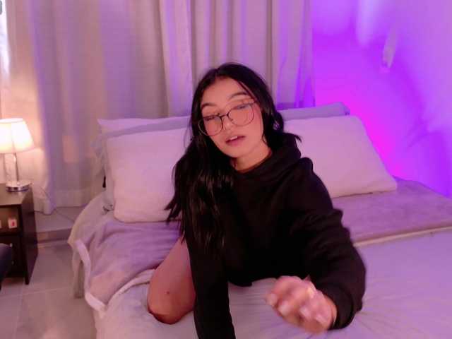 AnabelWolf live cam on BongaCams
