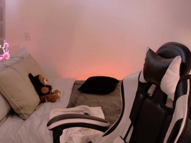 AnabelWolf live webcam show