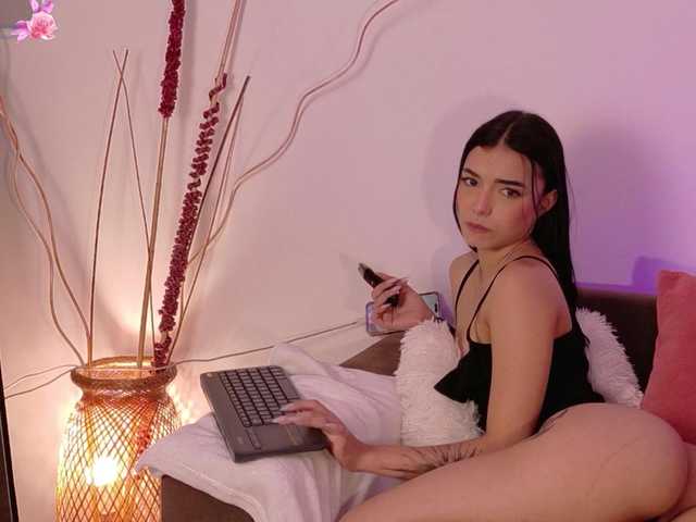 AnabelWolf live webcam show