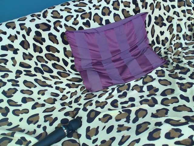 AnneBlueeyes live cam on BongaCams