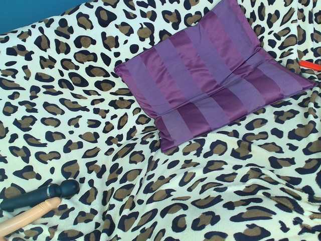 AnneBlueeyes live cam on BongaCams