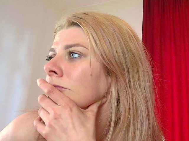 AnneBlueeyes's BongaCams show and profile