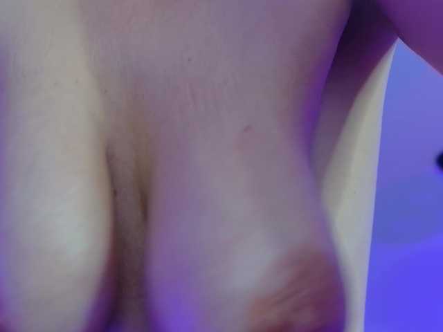 AnneBlueeyes live cam on BongaCams