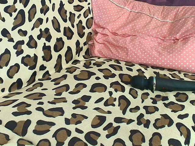 AnneBlueeyes live cam on BongaCams