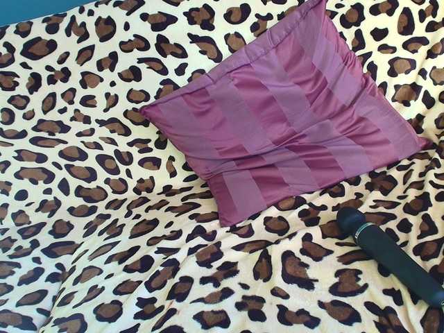 AnneBlueeyes live cam on BongaCams