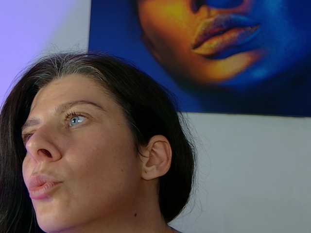 AnneBlueeyes live cam on BongaCams