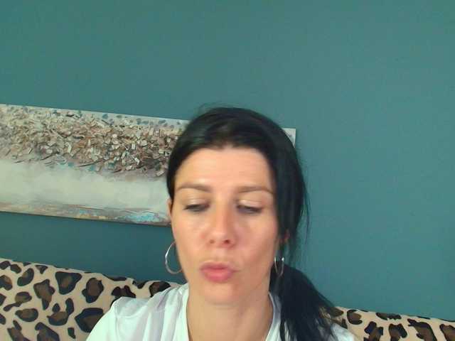 AnneBlueeyes live cam on BongaCams
