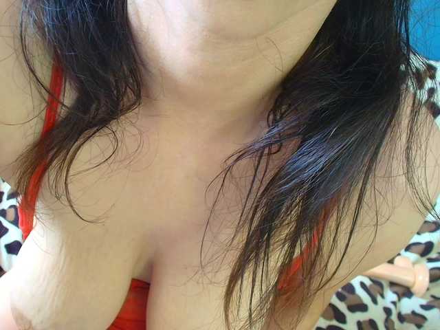 AnneBlueeyes live cam on BongaCams