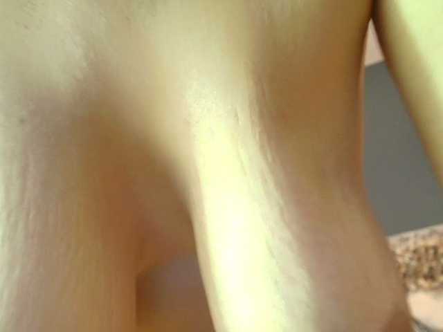 AnneBlueeyes live cam on BongaCams