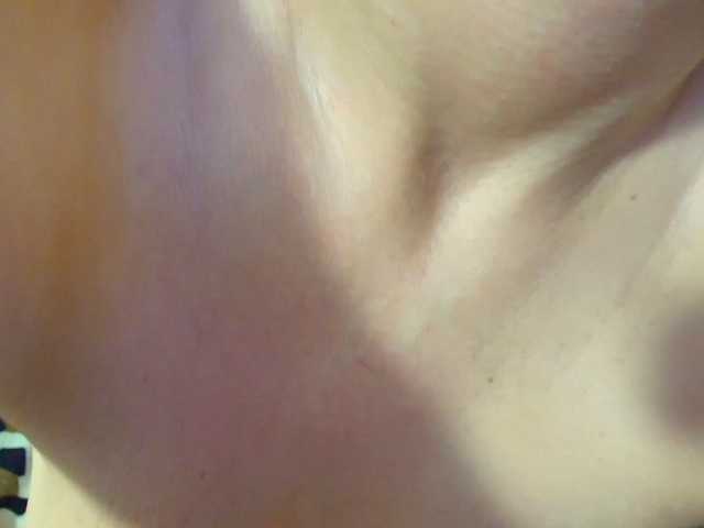AnneBlueeyes live cam on BongaCams