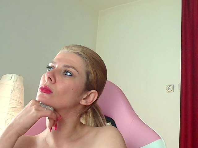 AnneBlueeyes's BongaCams show and profile